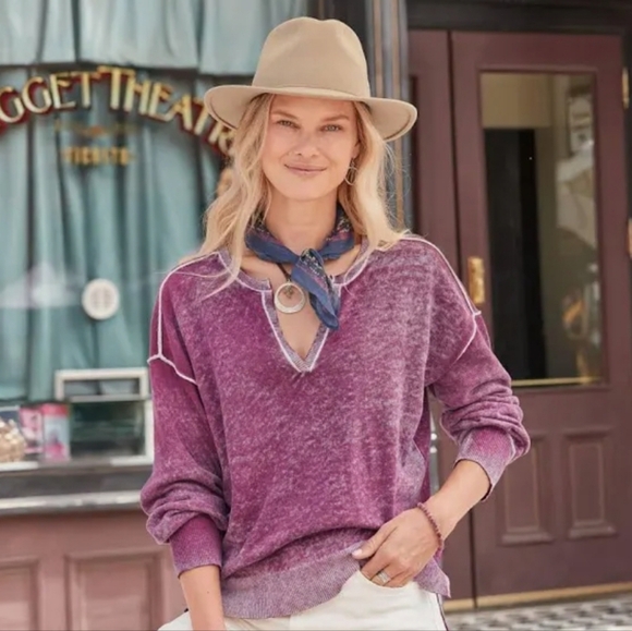 Sundance V-Neck Long Sleeve Sweater - Picture 1 of 11